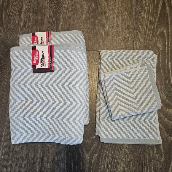 NWT Bathroom Towels Set - Picture 1 of 3